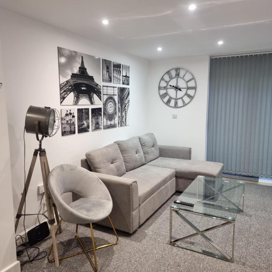 Classic 2 Bed Apartment In Oldkent Road 런던 외부 사진