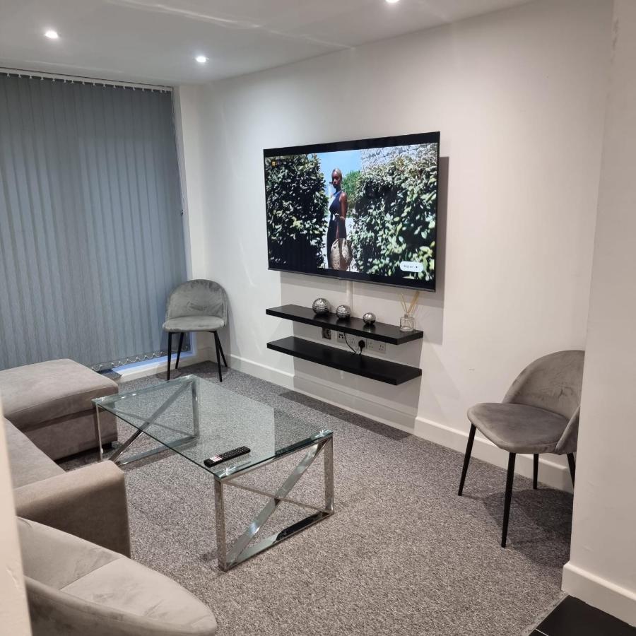 Classic 2 Bed Apartment In Oldkent Road 런던 외부 사진
